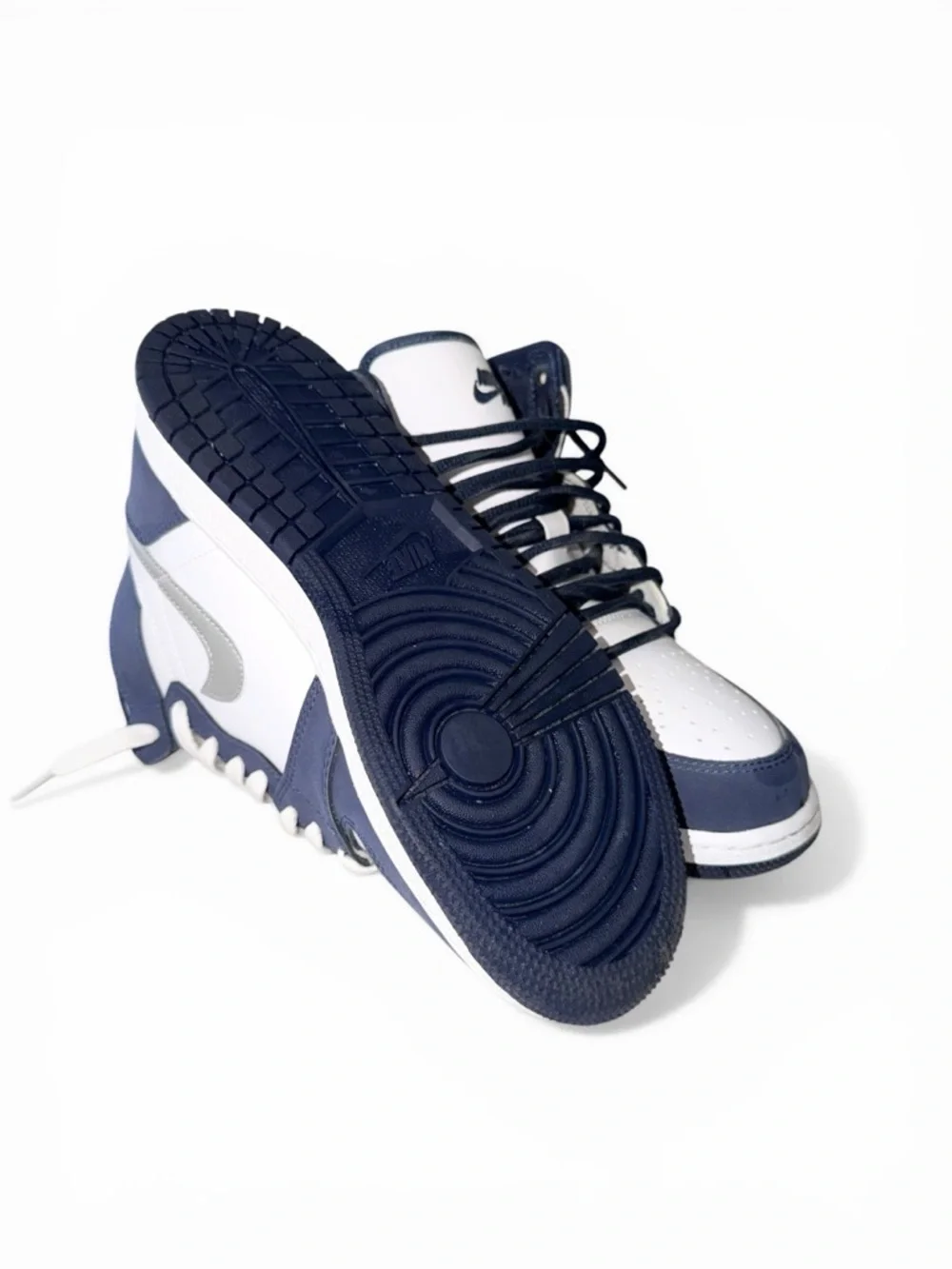 Jordan 1 Retro - Midnight Navy - Picture 5 of 6